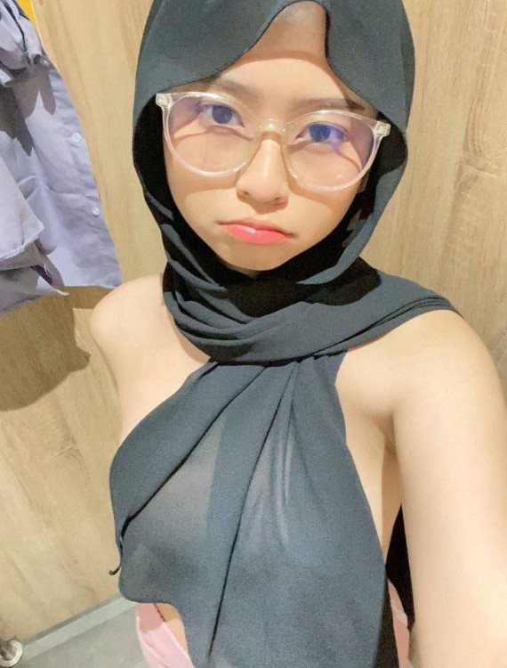 รูปโป๊มุสลิม Up Amalia Mutya